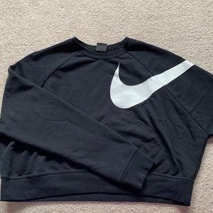 Women’s Nike Black Cropped Pullover